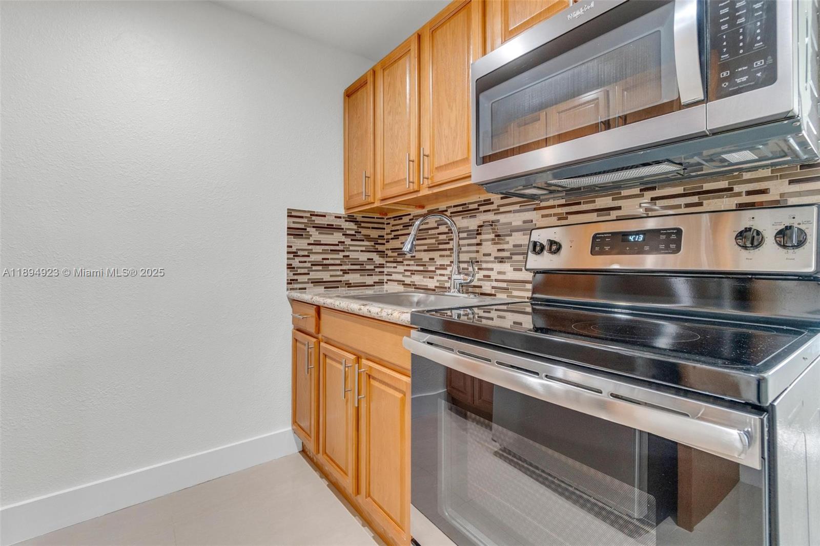 TROPICAL GARDENS ESTATES - Residential Lease