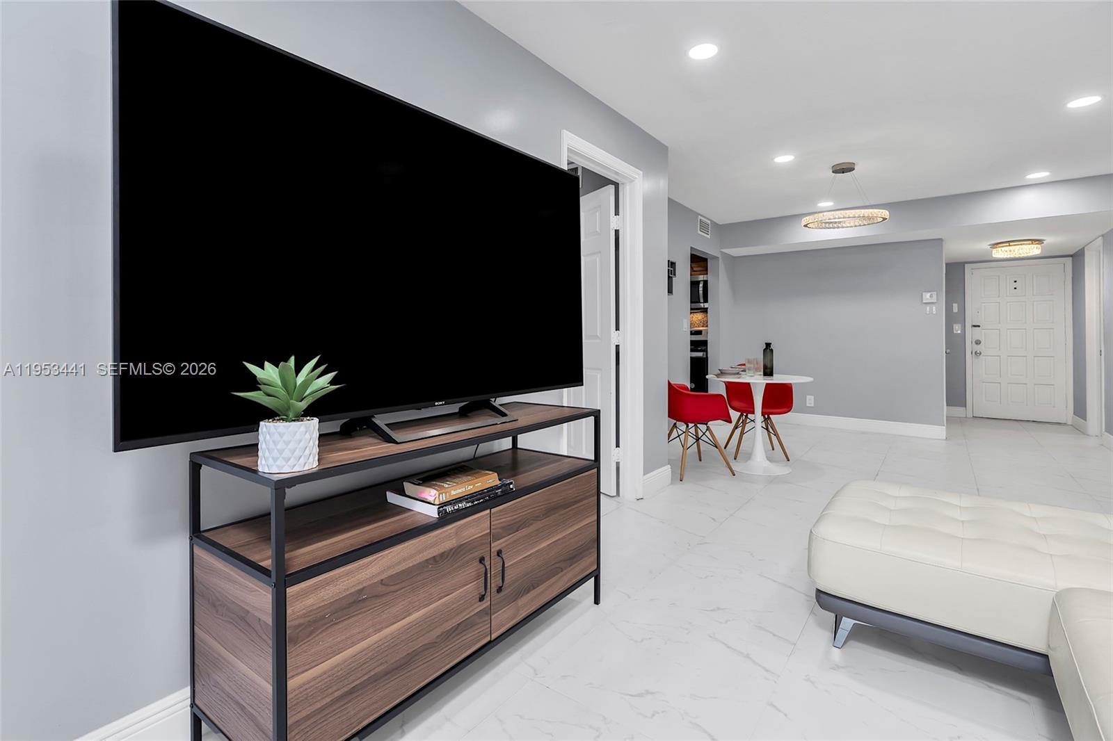 GARDEN LAKES OF INVERRARY - Residential