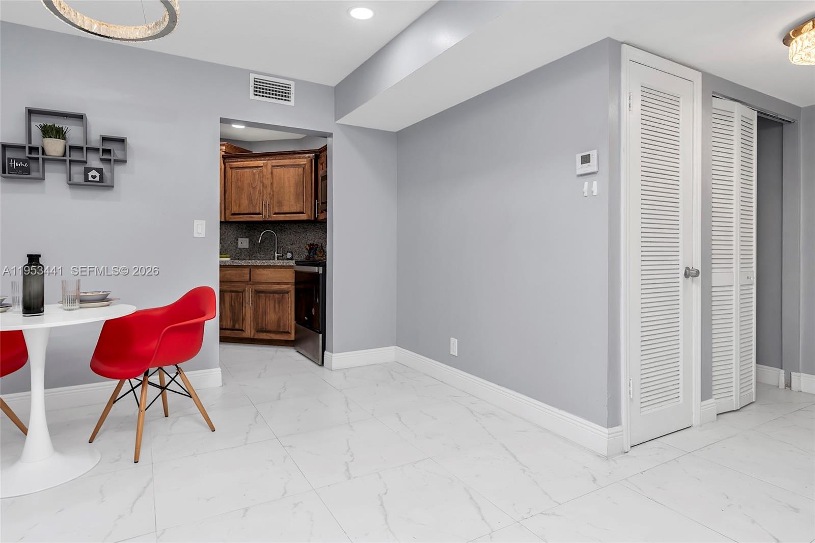 GARDEN LAKES OF INVERRARY - Residential