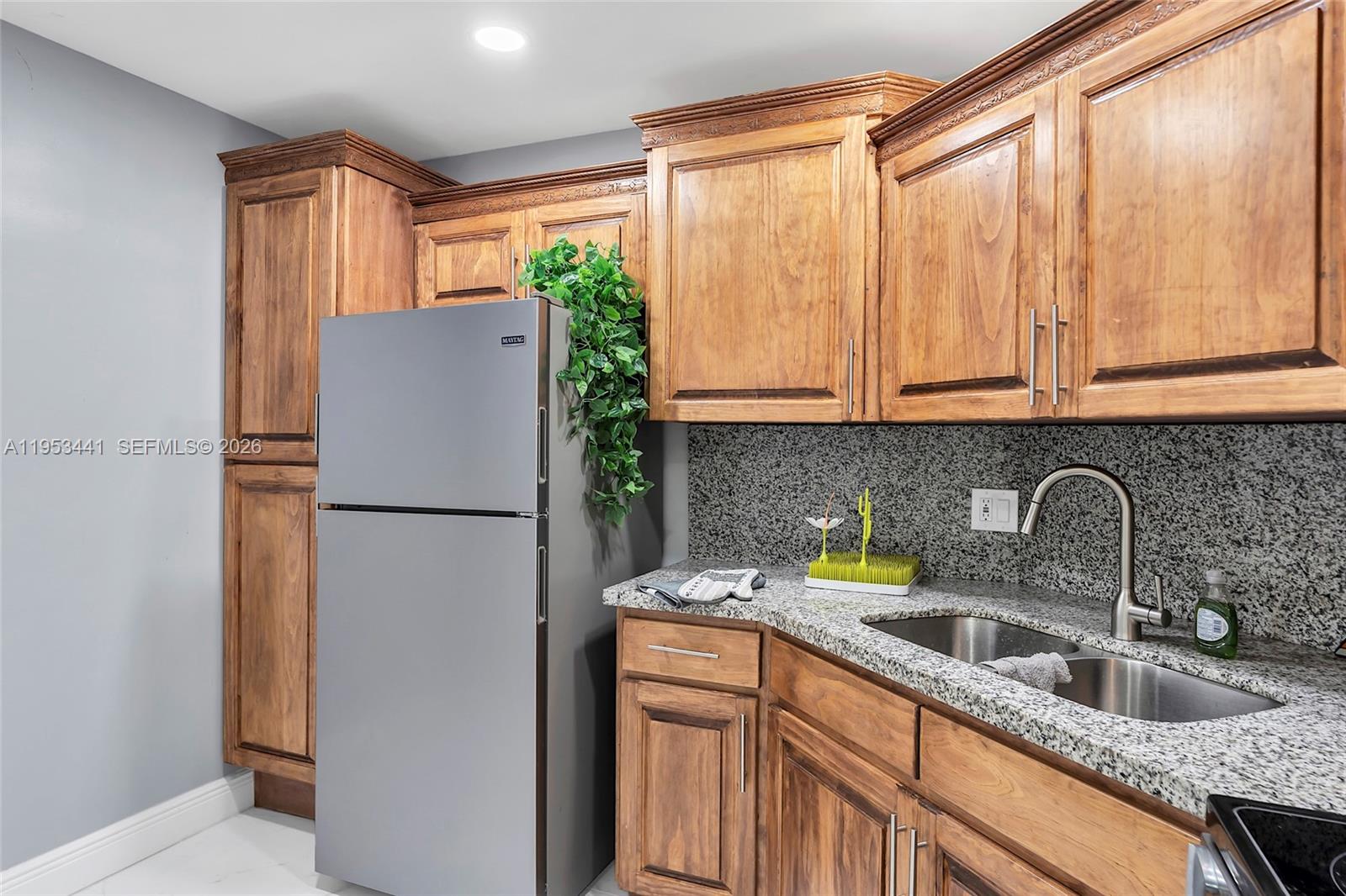 GARDEN LAKES OF INVERRARY - Residential