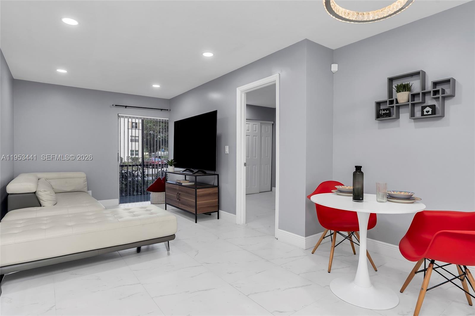 GARDEN LAKES OF INVERRARY - Residential