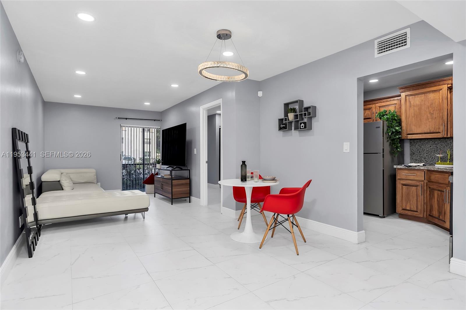 GARDEN LAKES OF INVERRARY - Residential