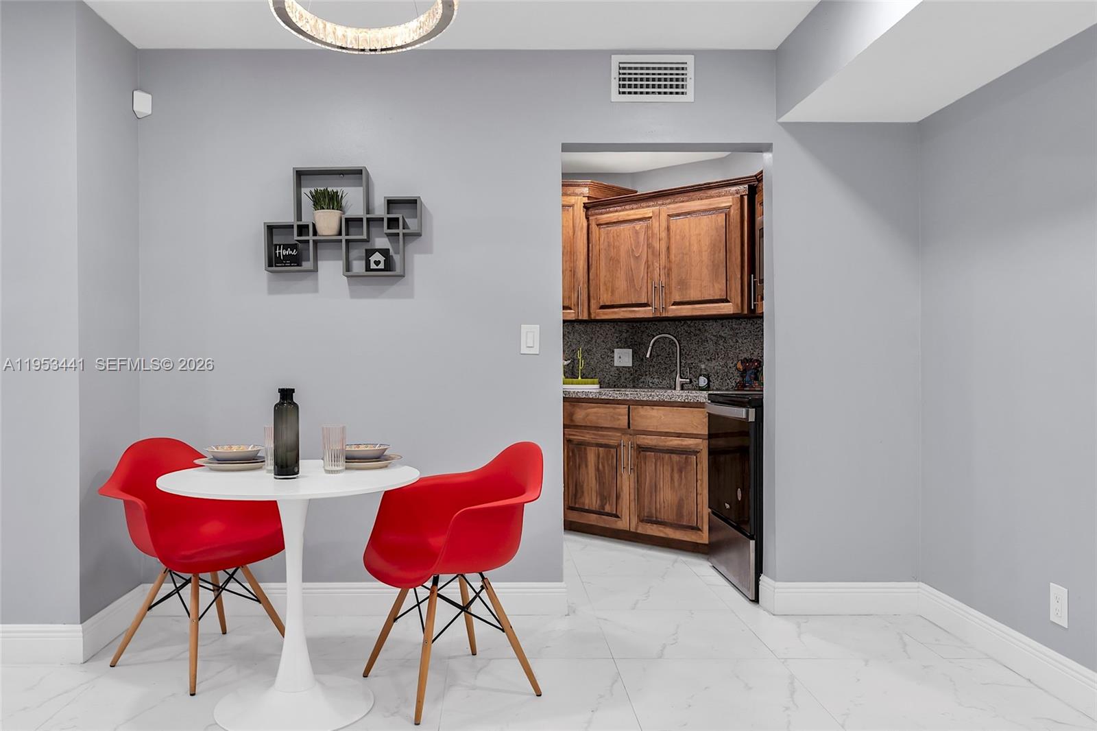 GARDEN LAKES OF INVERRARY - Residential