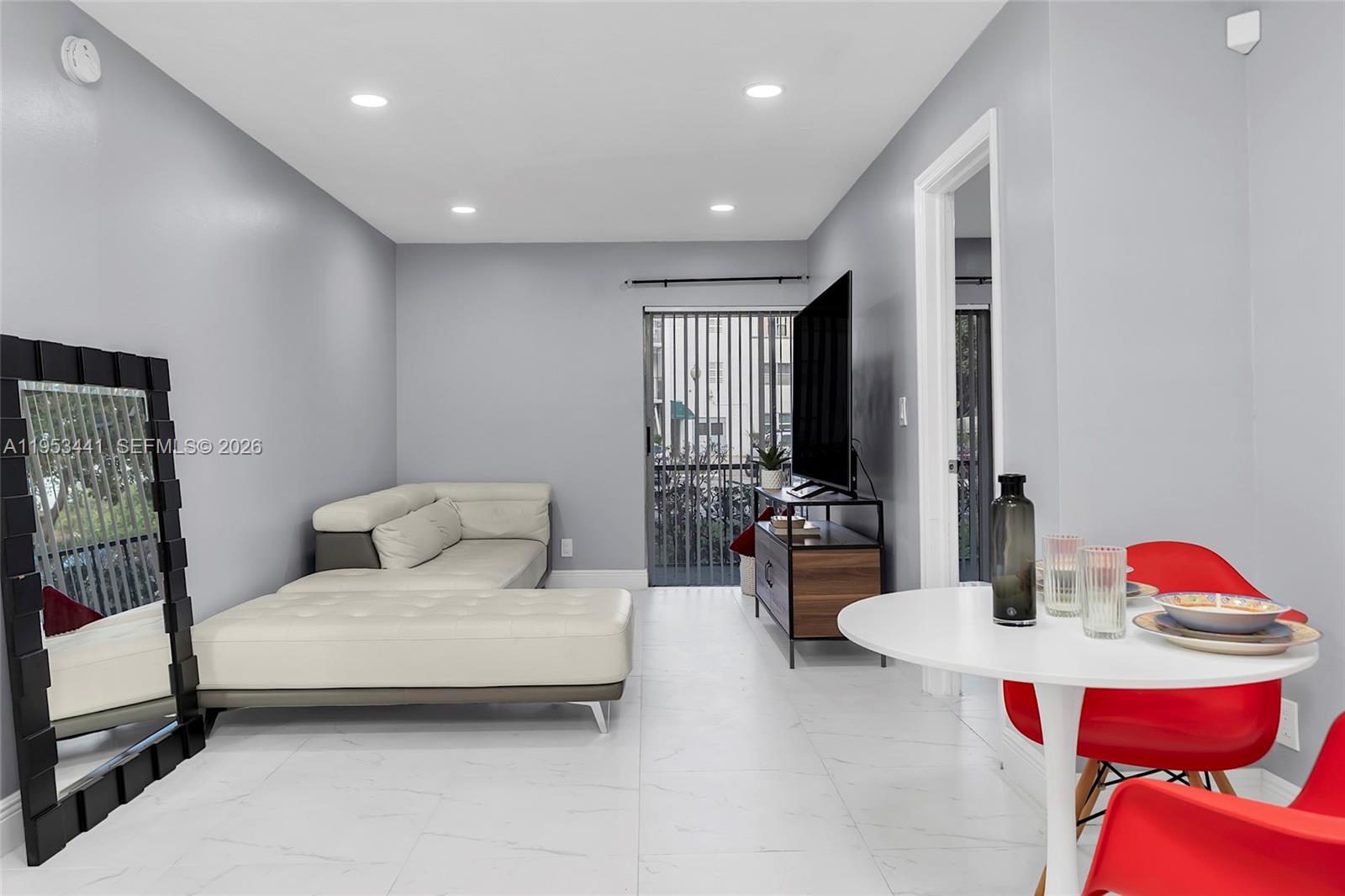 GARDEN LAKES OF INVERRARY - Residential