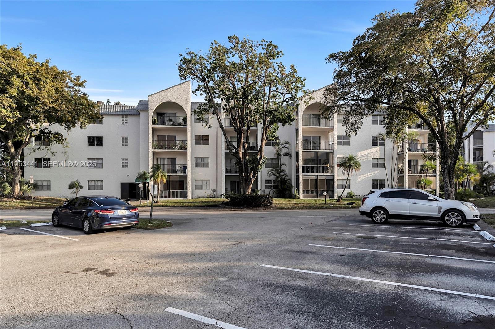 3300 Spanish Moss Ter 106