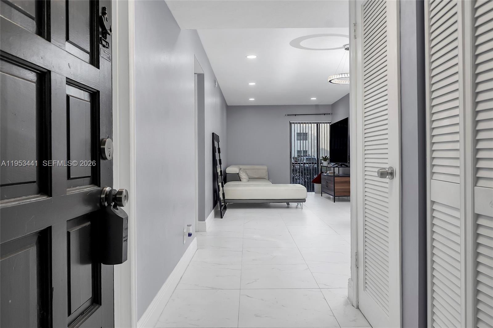 3300 Spanish Moss Ter 106