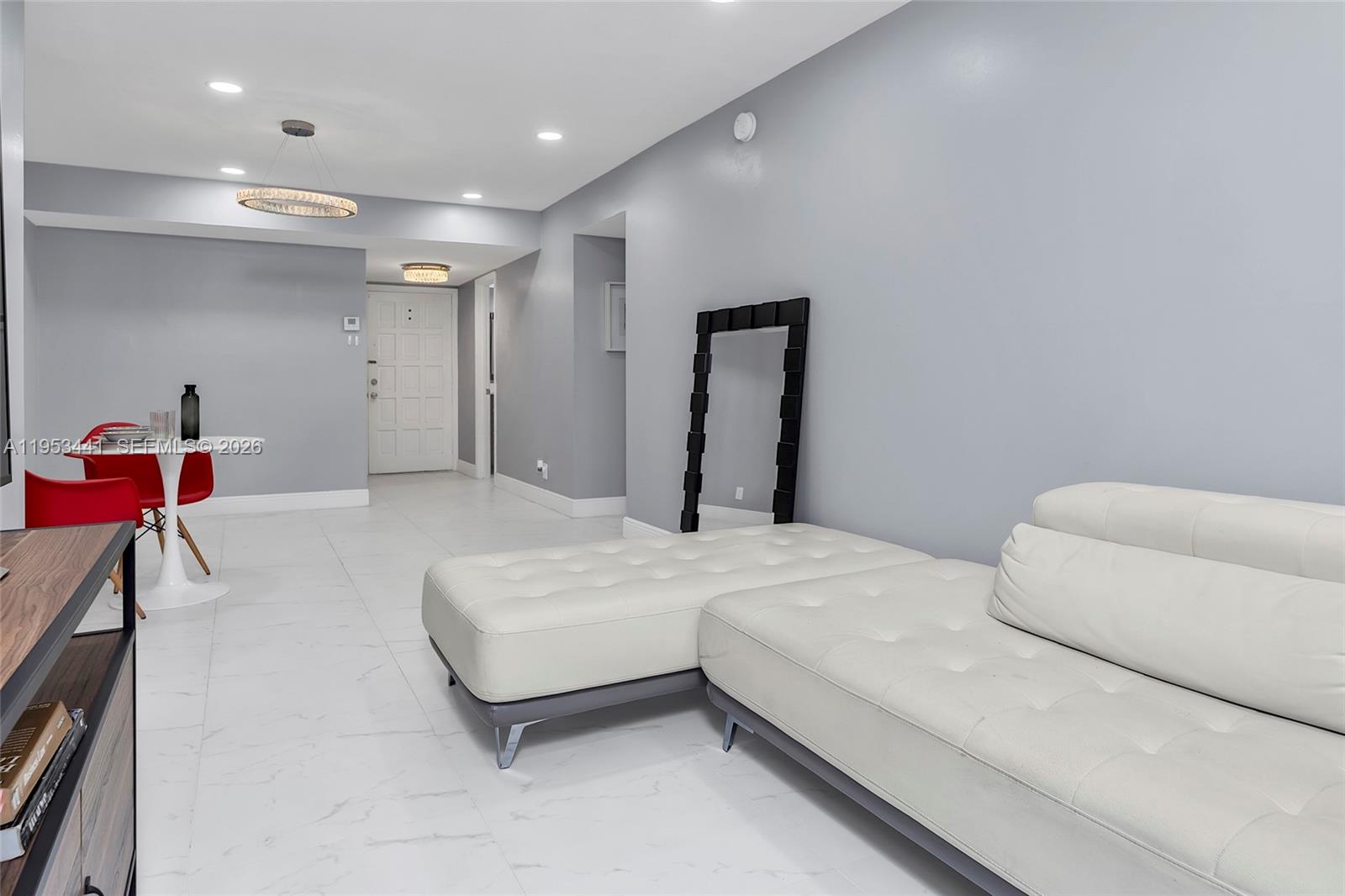 GARDEN LAKES OF INVERRARY - Residential