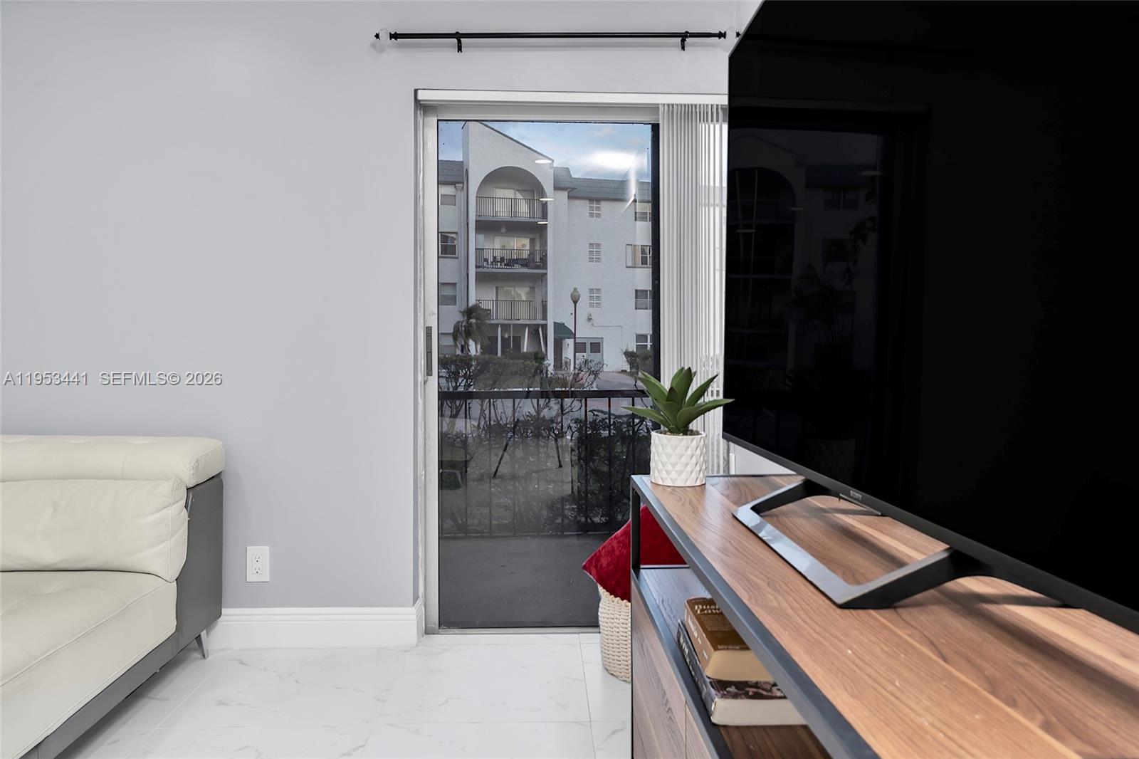 GARDEN LAKES OF INVERRARY - Residential