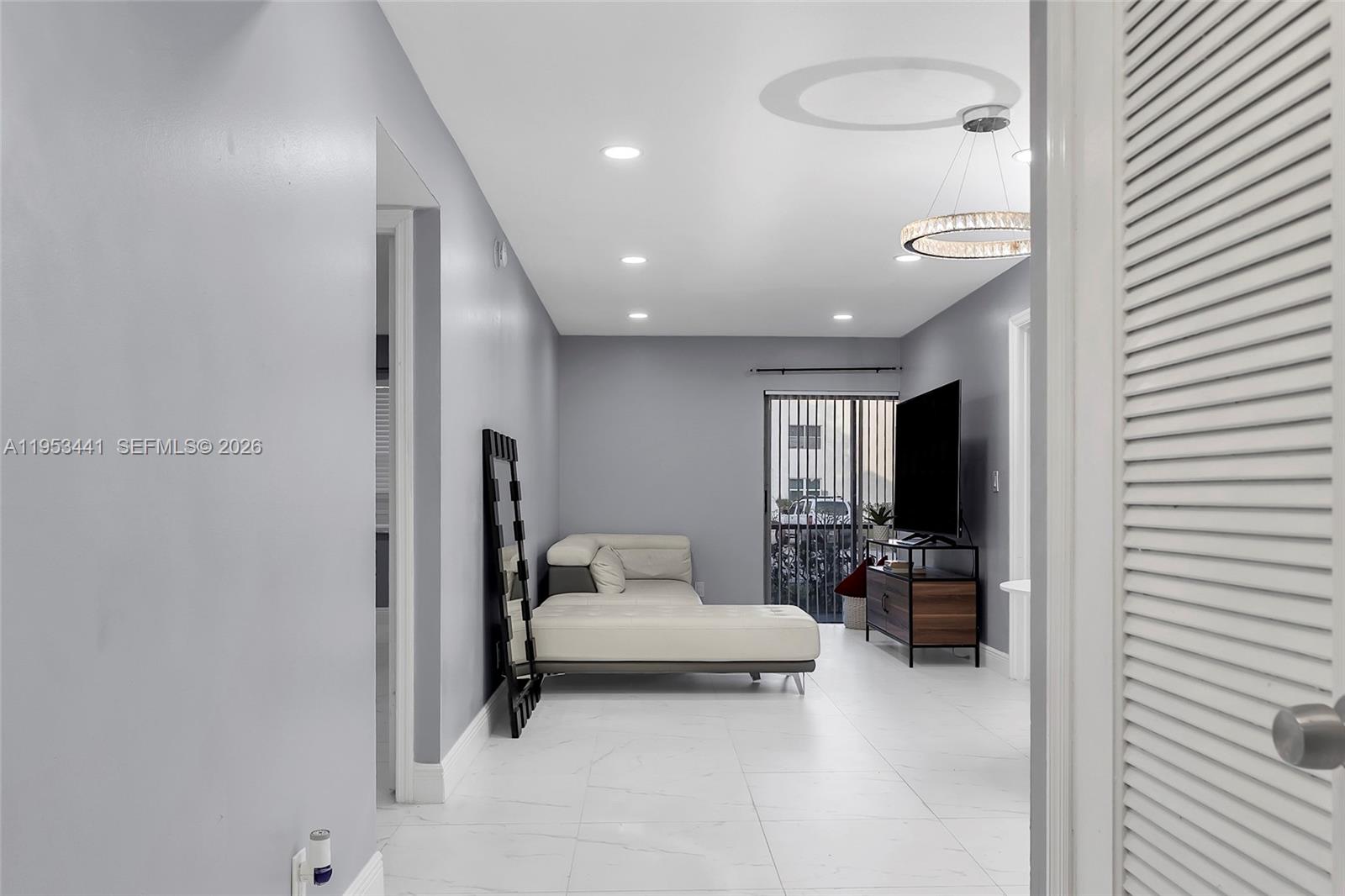 GARDEN LAKES OF INVERRARY - Residential