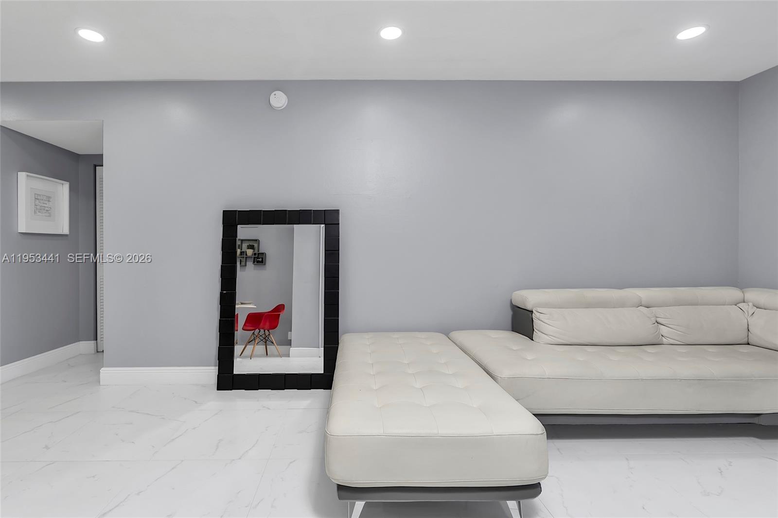 GARDEN LAKES OF INVERRARY - Residential