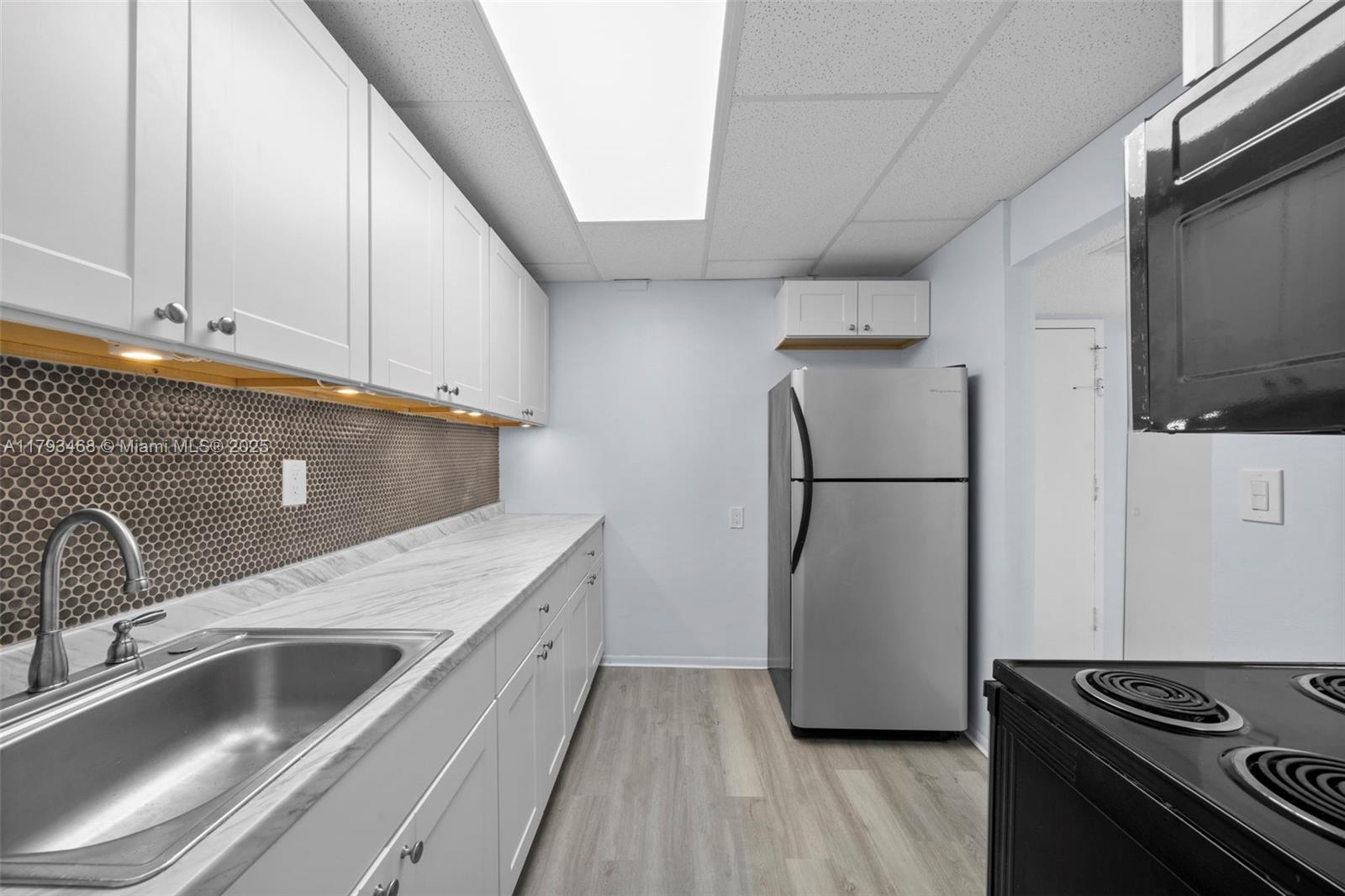 DESOTO PARK CONDO - Residential Lease