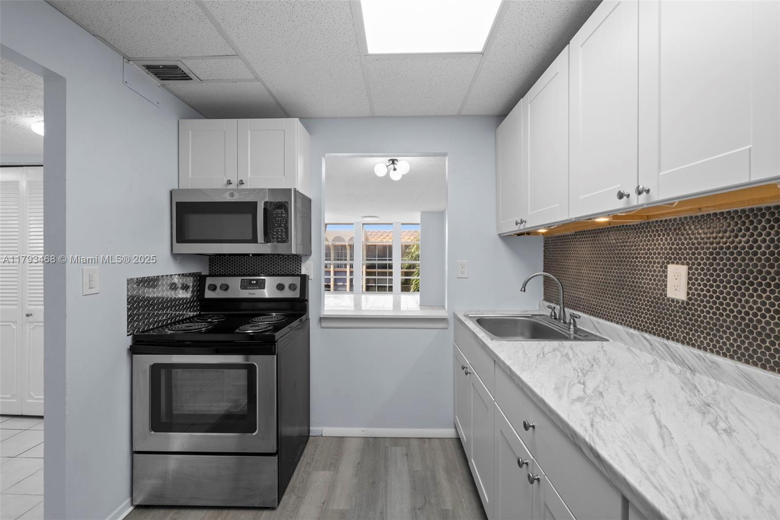 DESOTO PARK CONDO - Residential Lease