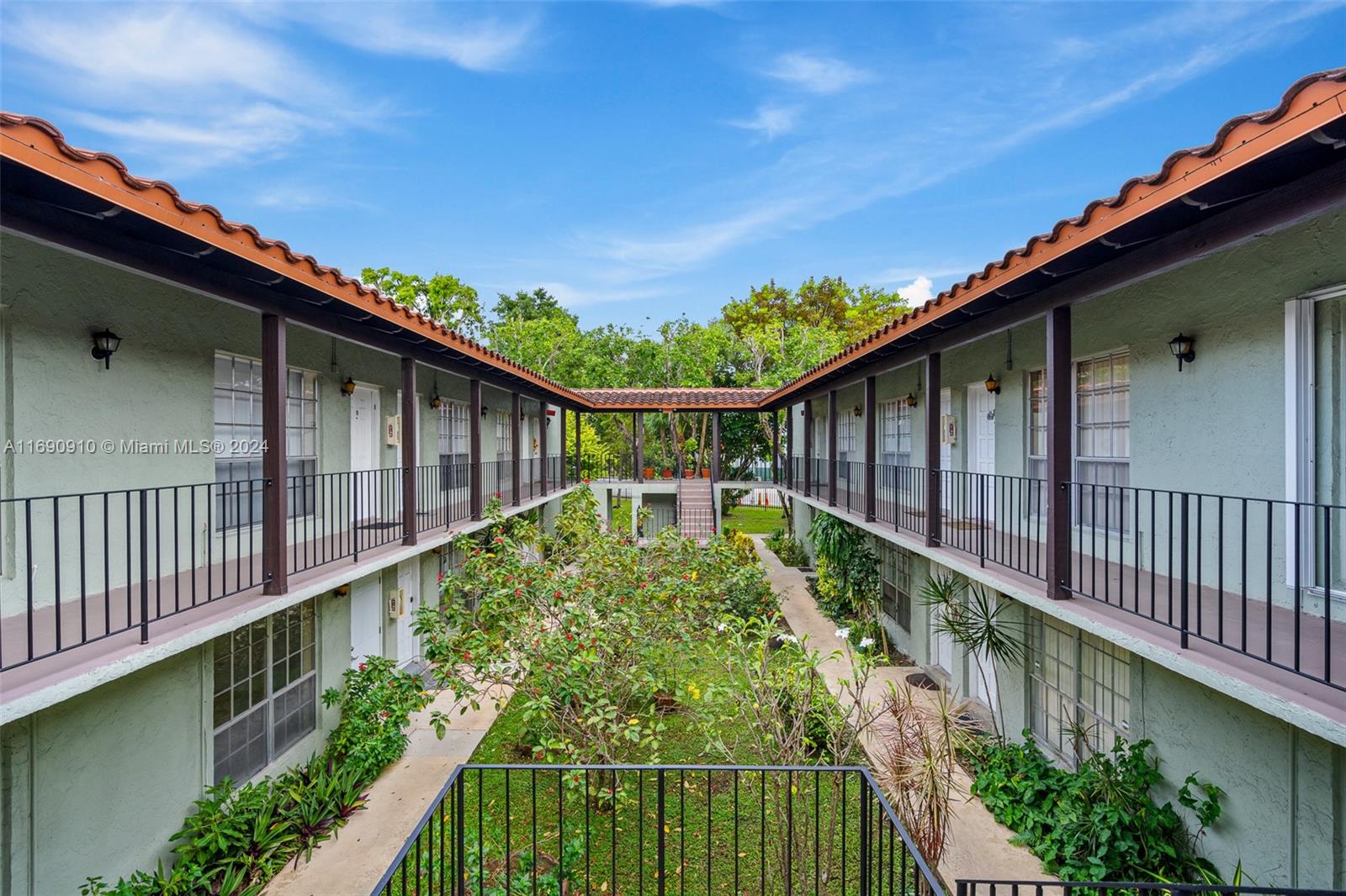 Welcome to your new home in Kendall's bustling neighborhood. This beautiful condo boasts a convenient location, amenities, and all the comforts you need for a comfortable and enjoyable living experience. Located in the heart of Kendall, this condo offers unbeatable convenience. With easy access to public transit, commuting to work or exploring the area is a breeze. You'll also be within walking distance of shopping centers, restaurants, and entertainment options. Also, the community has abundant visitor parking, with one assigned parking space (#261) for residents. Step inside the home, you will be greeted by an immaculately maintained interior with vinyl and tile flooring. There is plenty of natural light with a fabulous balcony to sip your morning coffee.
