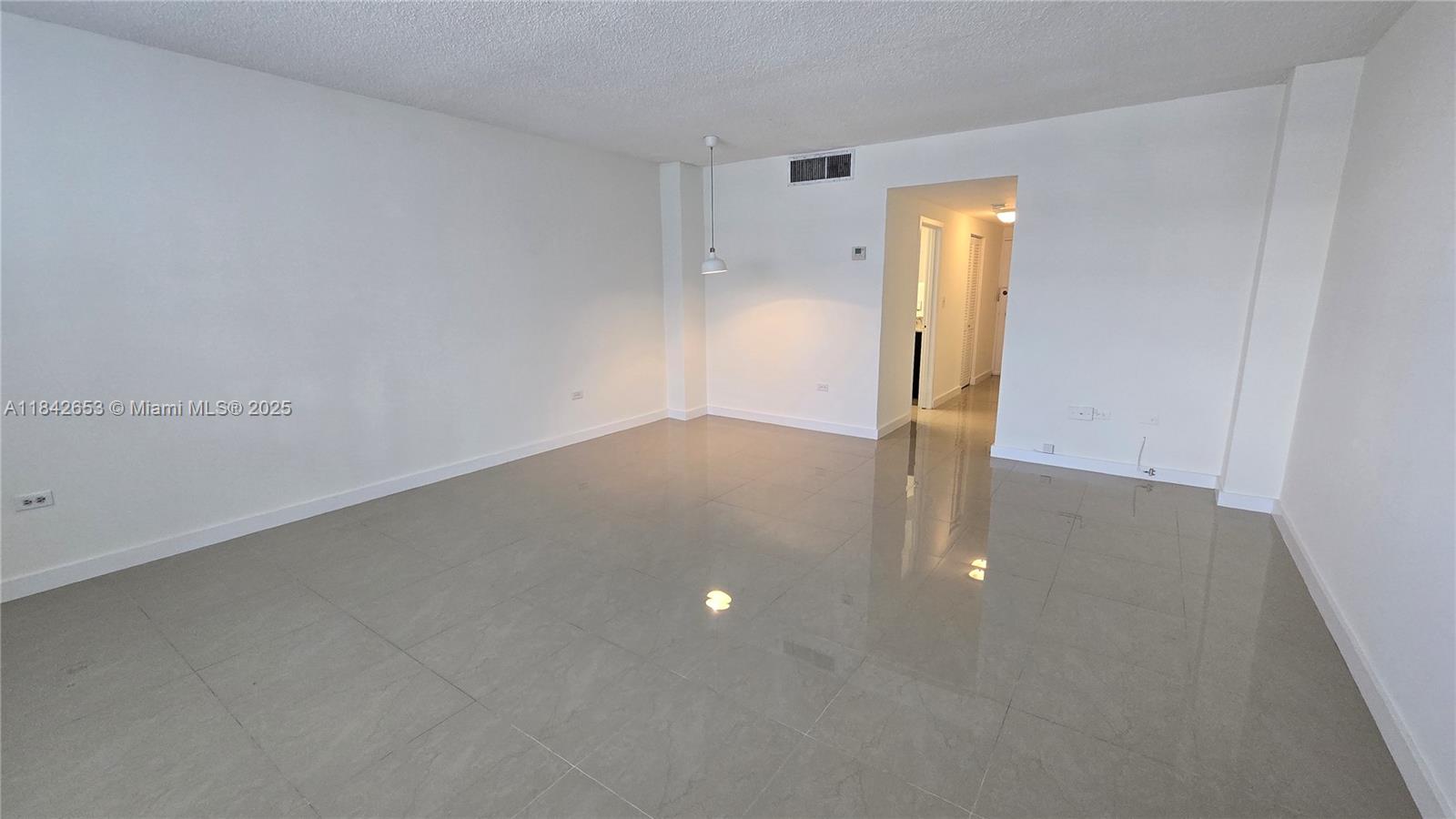 999 Brickell Bay Dr 2006