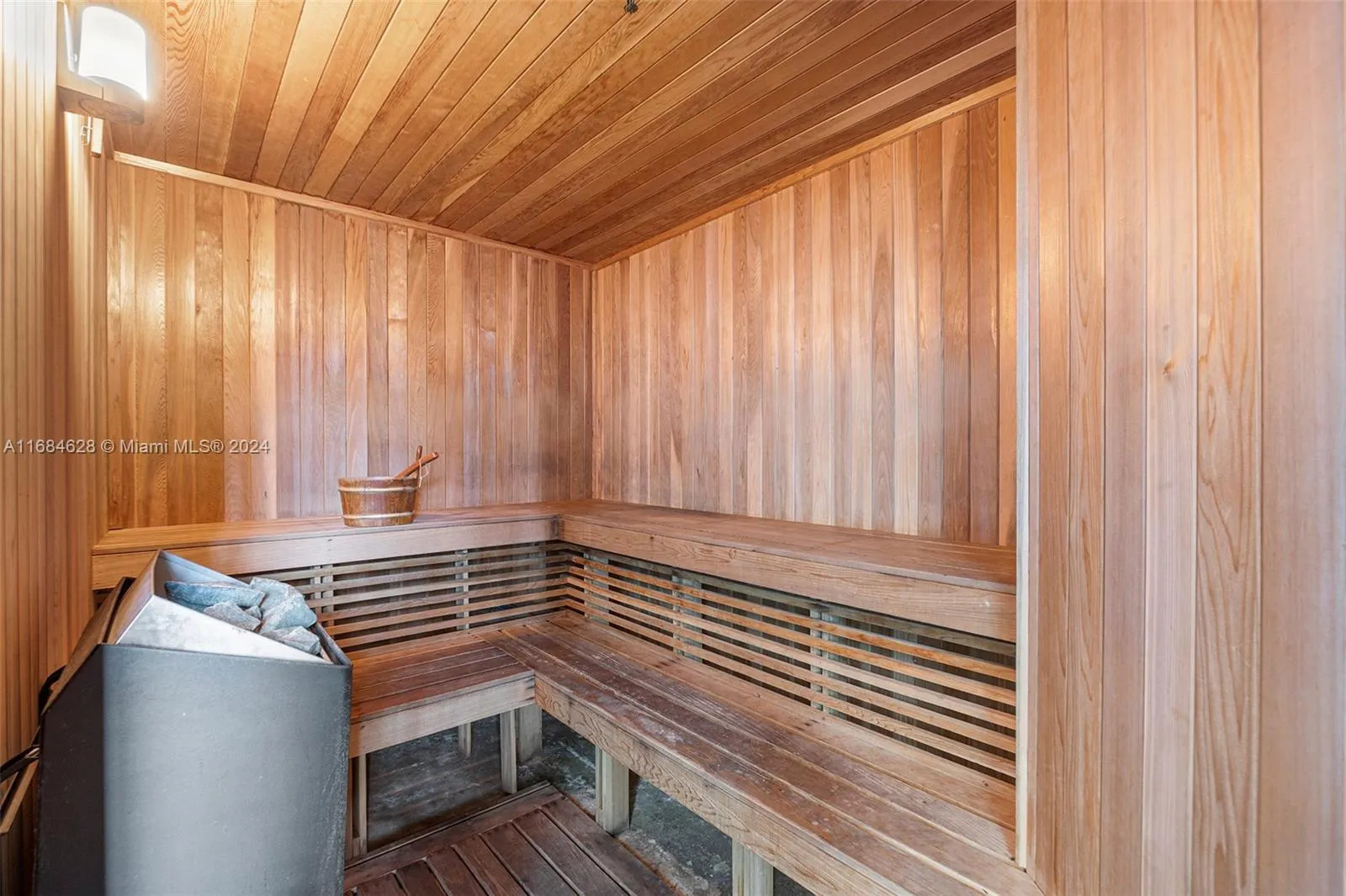 Miami Beach, Florida 33139, United States, 2 Bedrooms Bedrooms, ,2 BathroomsBathrooms,Residential,Active,36201