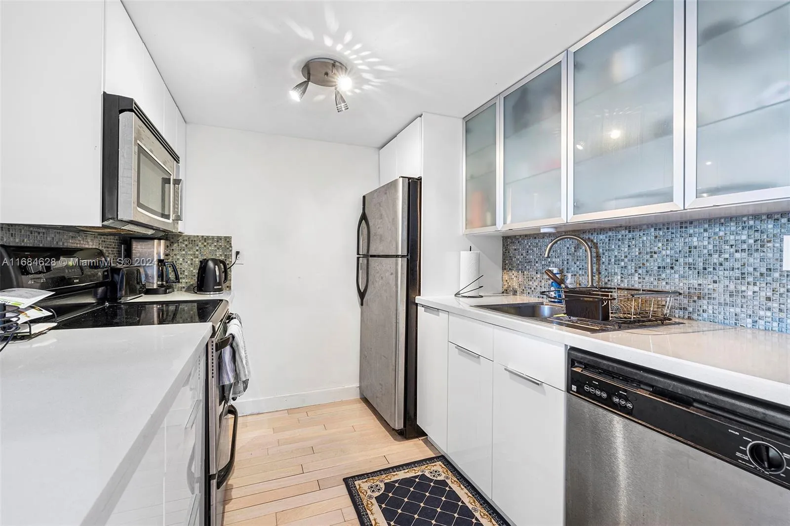 Miami Beach, Florida 33139, United States, 2 Bedrooms Bedrooms, ,2 BathroomsBathrooms,Residential,Active,36201