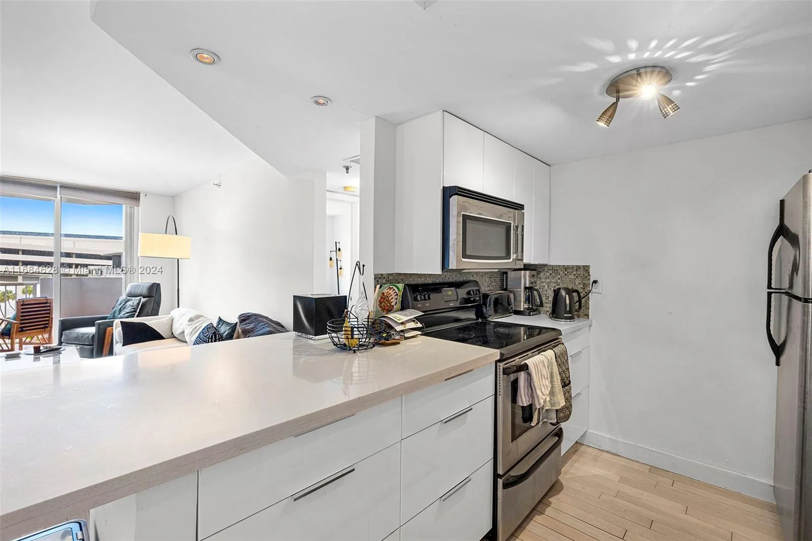 Miami Beach, Florida 33139, United States, 2 Bedrooms Bedrooms, ,2 BathroomsBathrooms,Residential,Active,36201