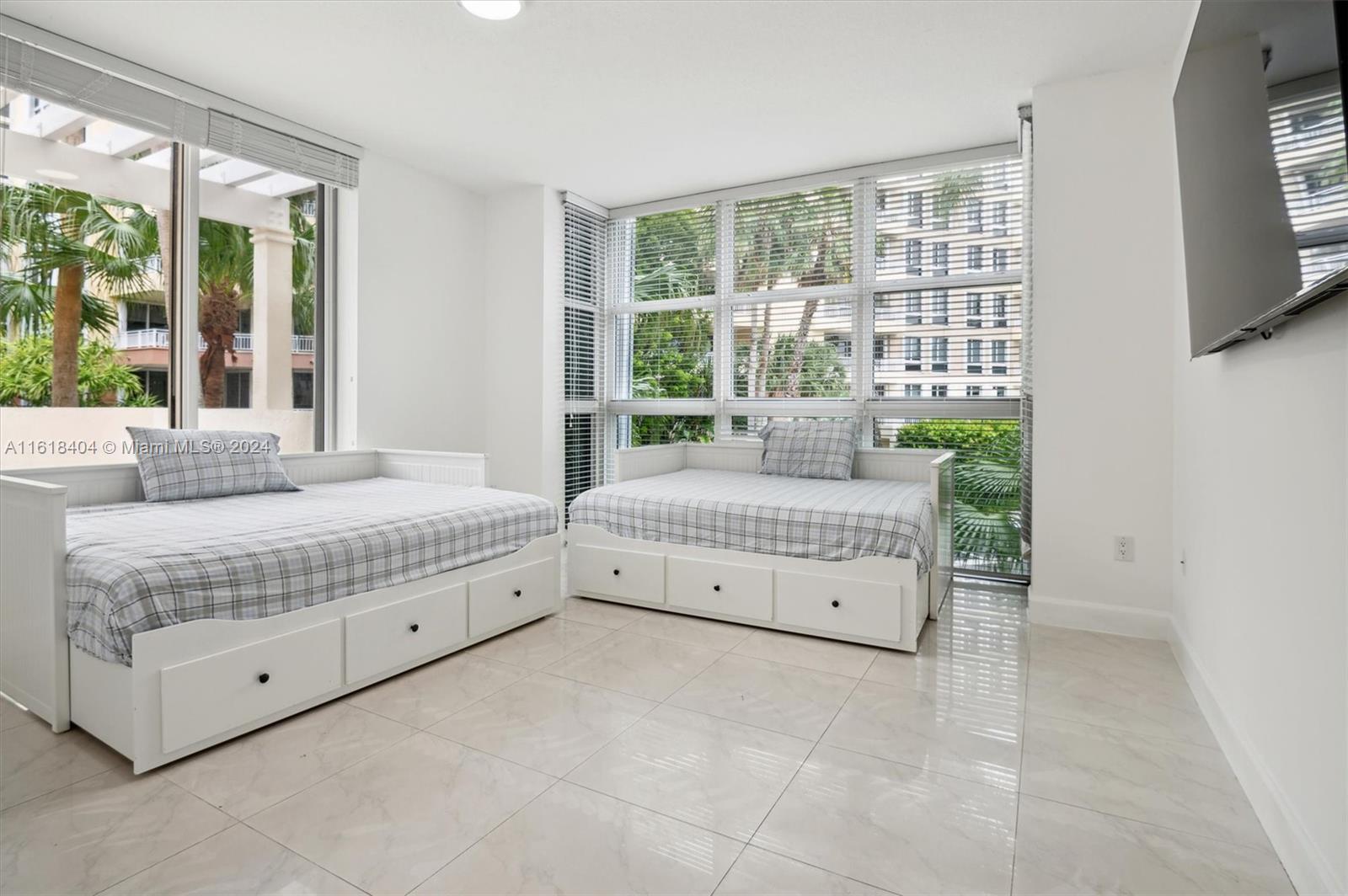 LAKE VILLA THREE CONDO - Residential