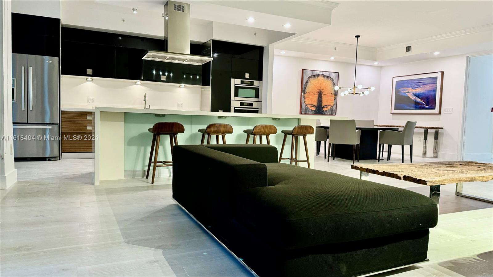 LAKE VILLA THREE CONDO - Residential