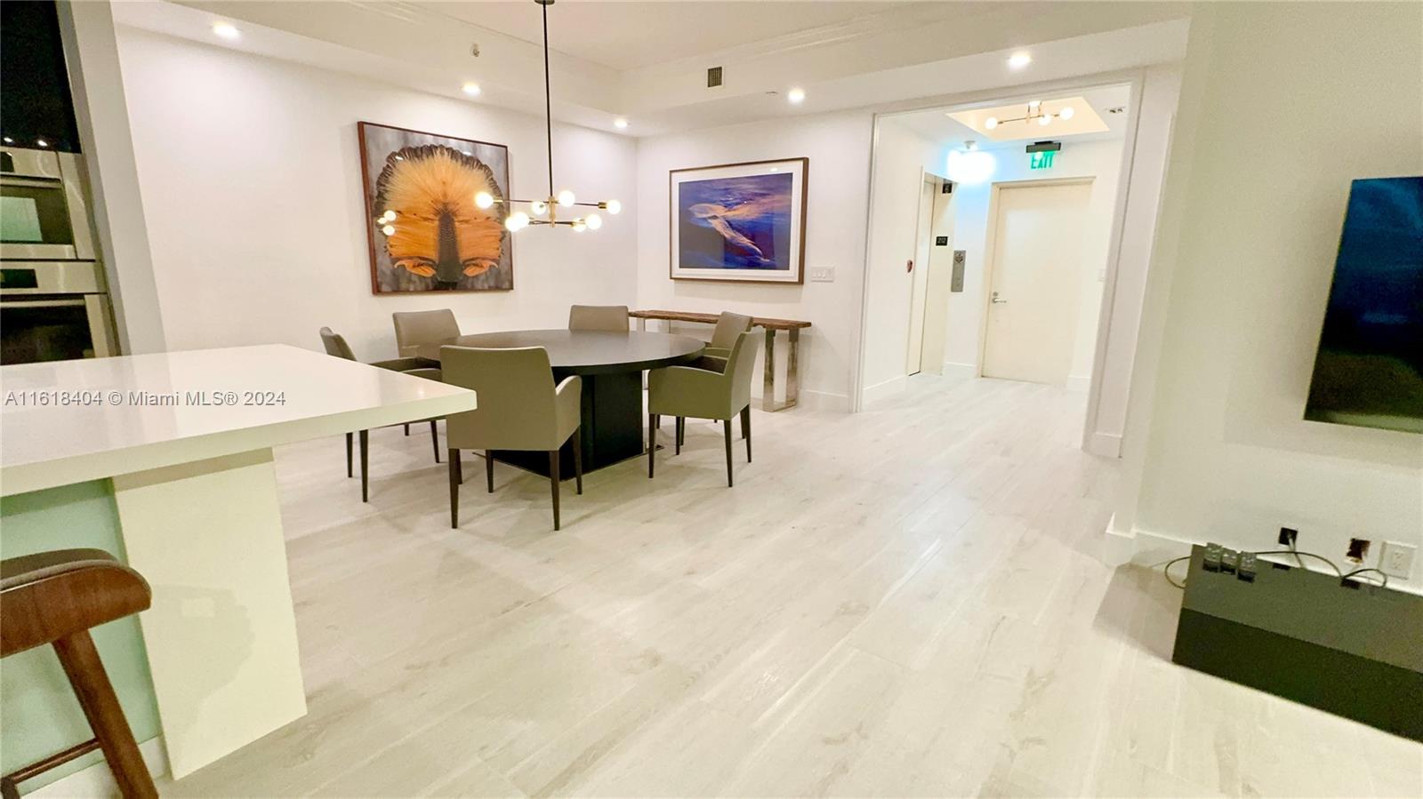 LAKE VILLA THREE CONDO - Residential