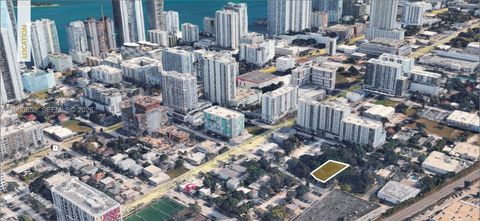 142-144 NE 26th St Miami FL 33137