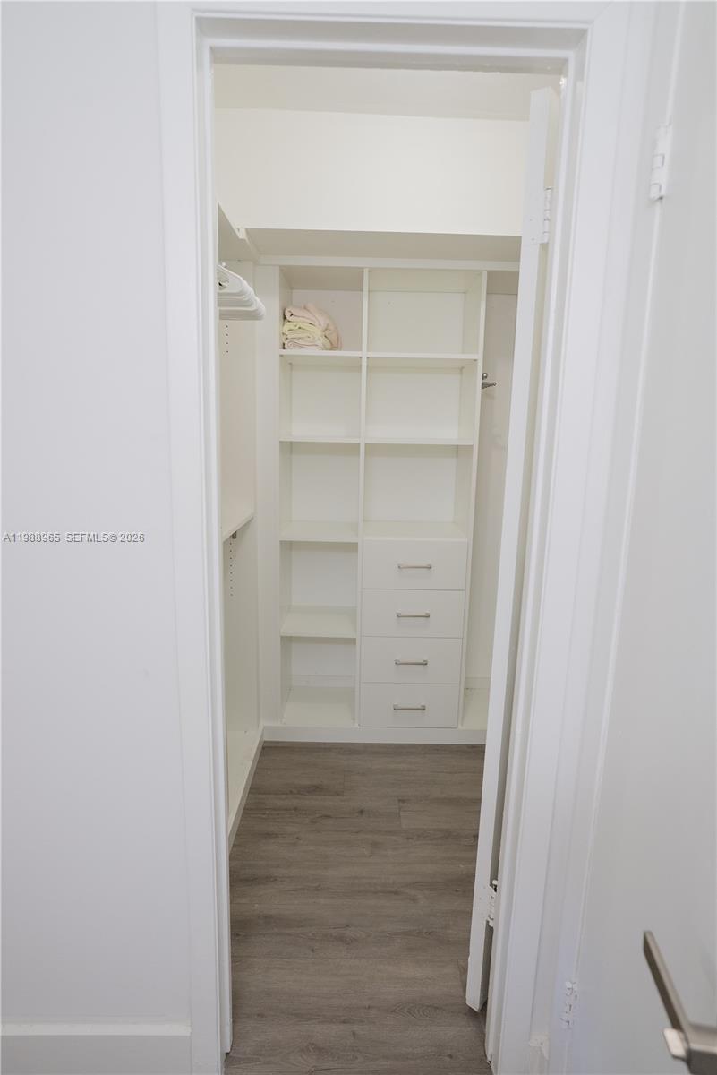 Lauderdale Oaks Condo - Residential