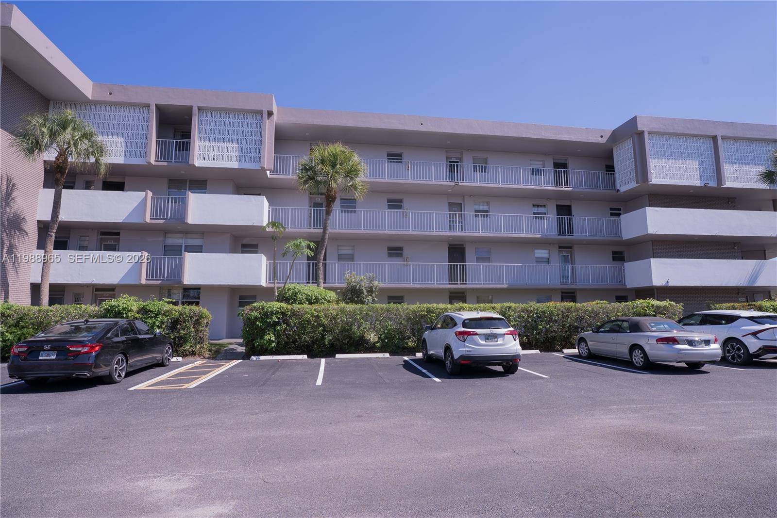 Lauderdale Oaks Condo - Residential