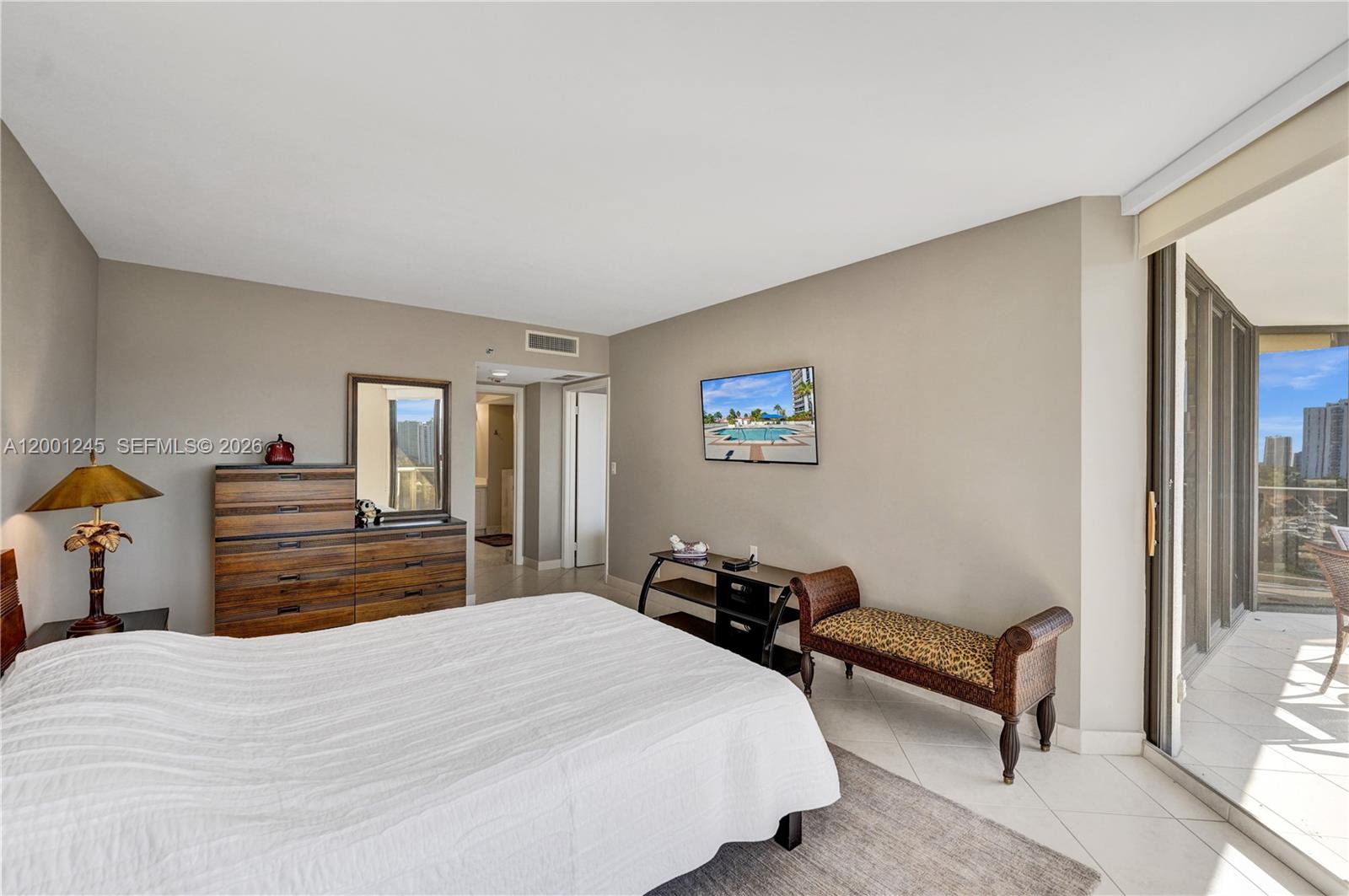 HARBOR TOWERS - Residential Lease