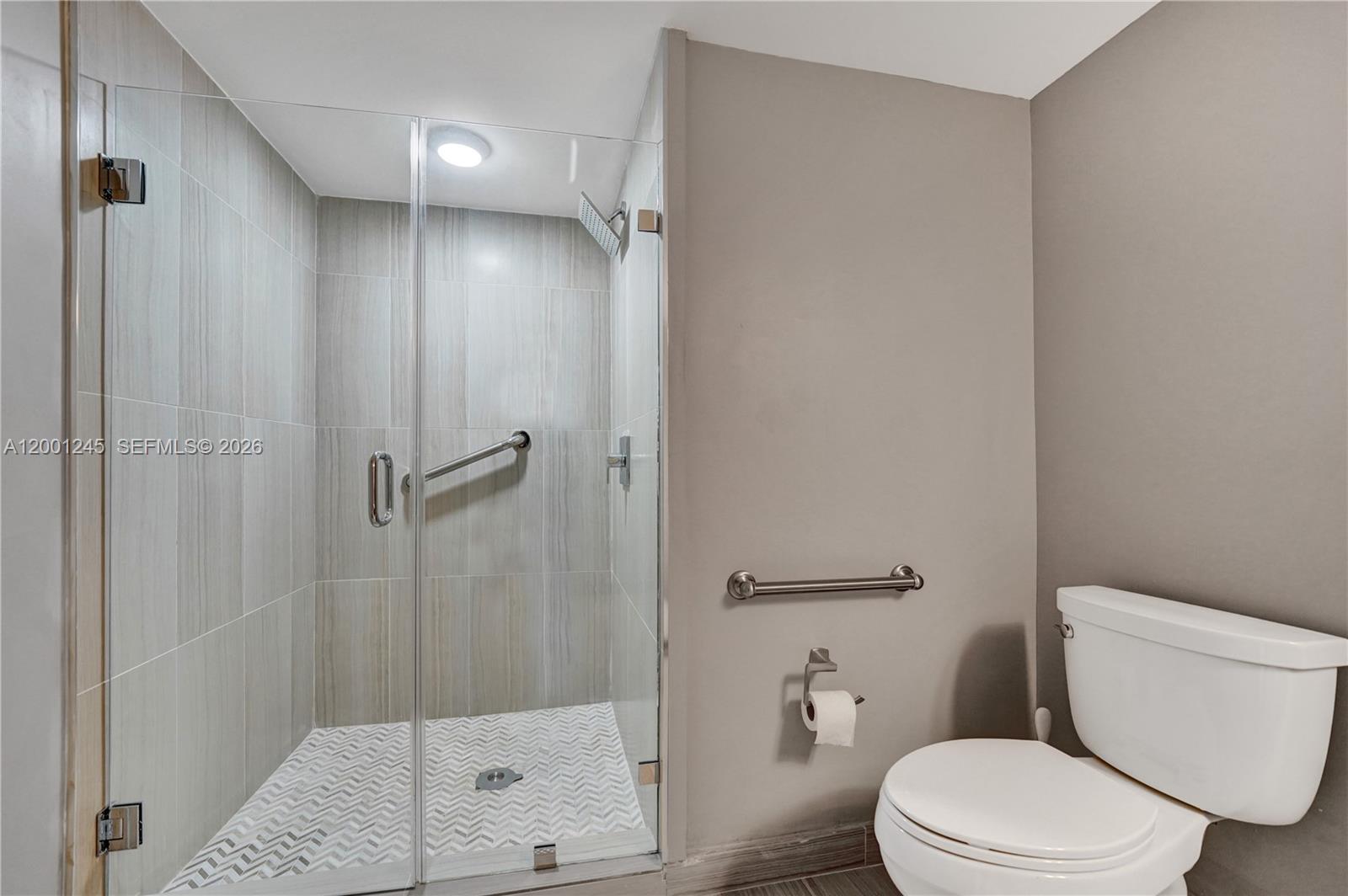 HARBOR TOWERS - Residential Lease