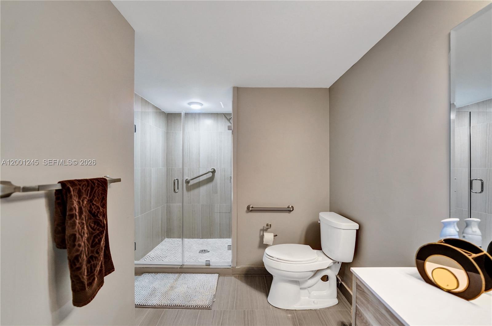 HARBOR TOWERS - Residential Lease