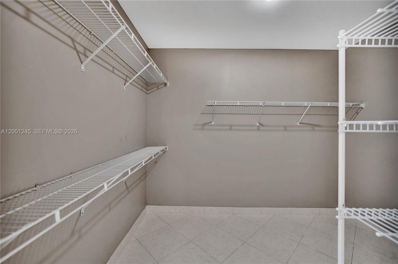 HARBOR TOWERS - Residential Lease