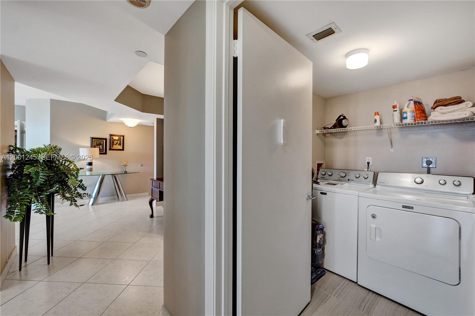 HARBOR TOWERS - Residential Lease