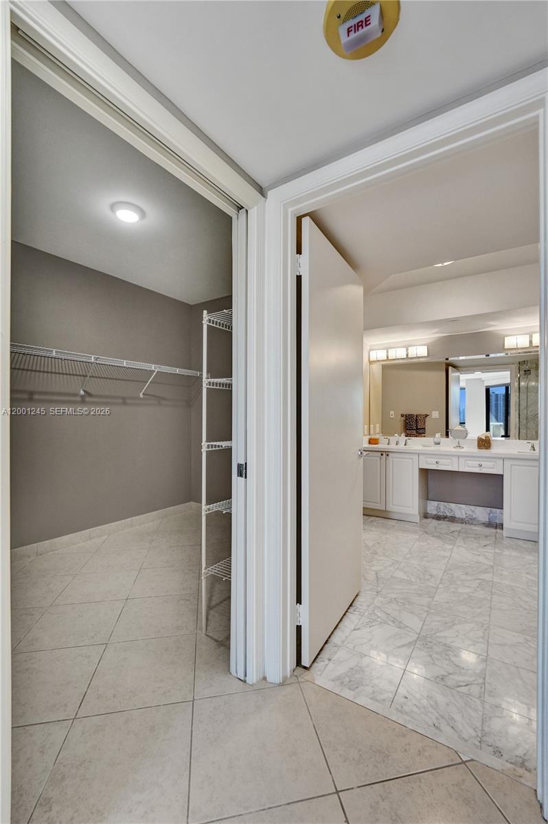 HARBOR TOWERS - Residential Lease