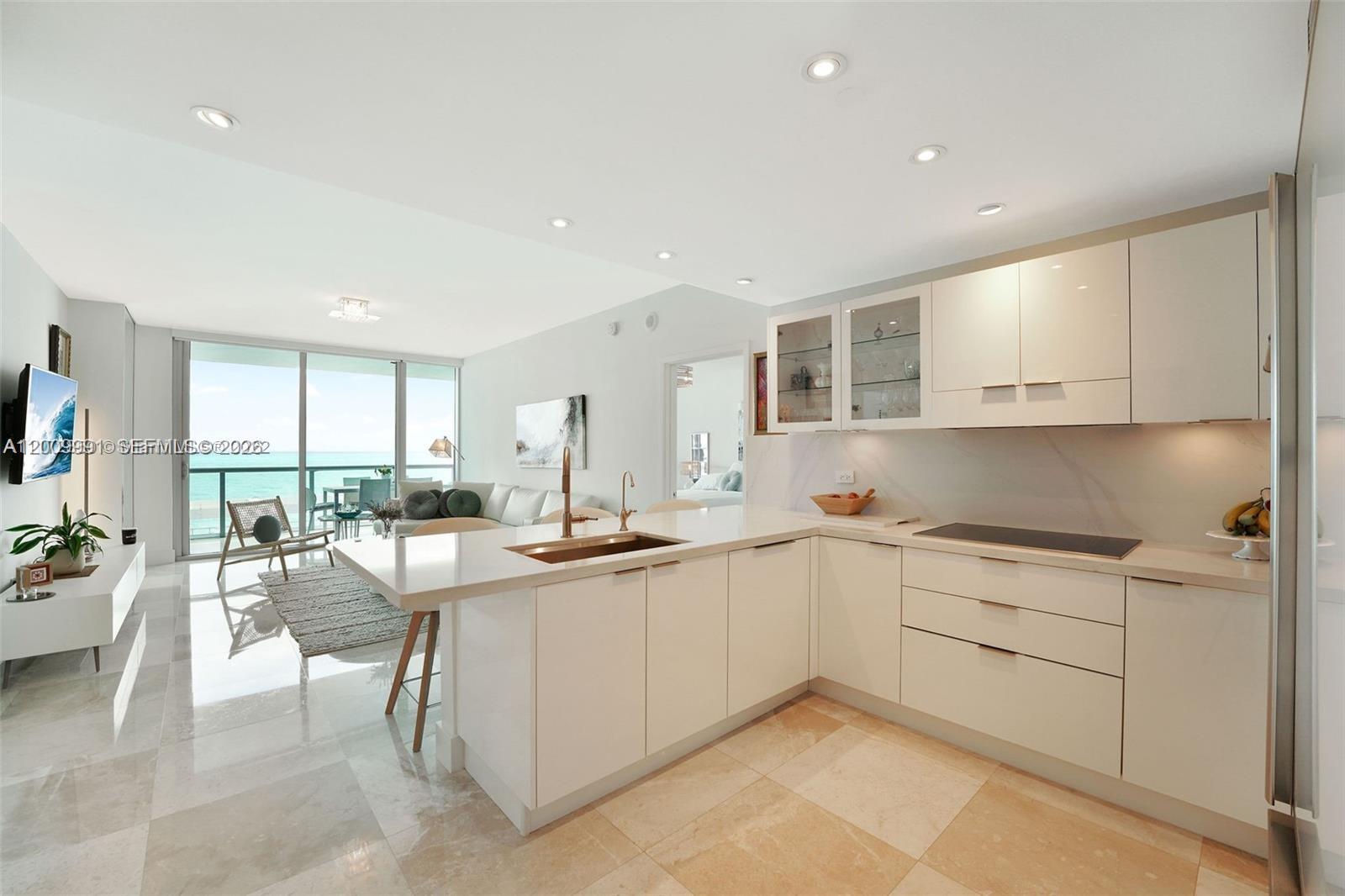 6799 Collins Ave 804