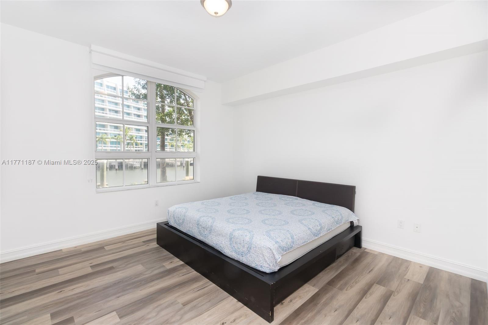 ALAQUA CONDO - Residential