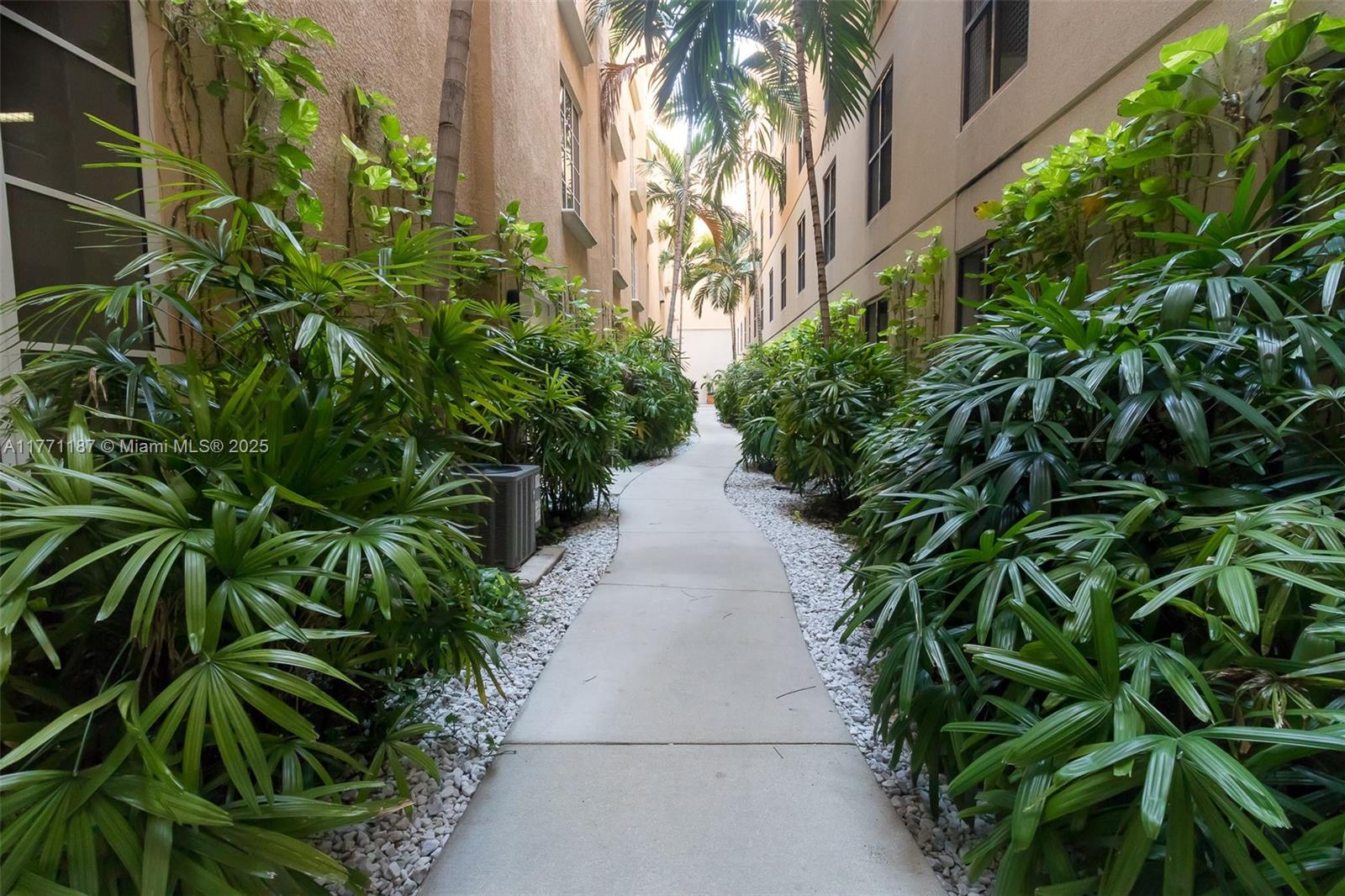 ALAQUA CONDO - Residential