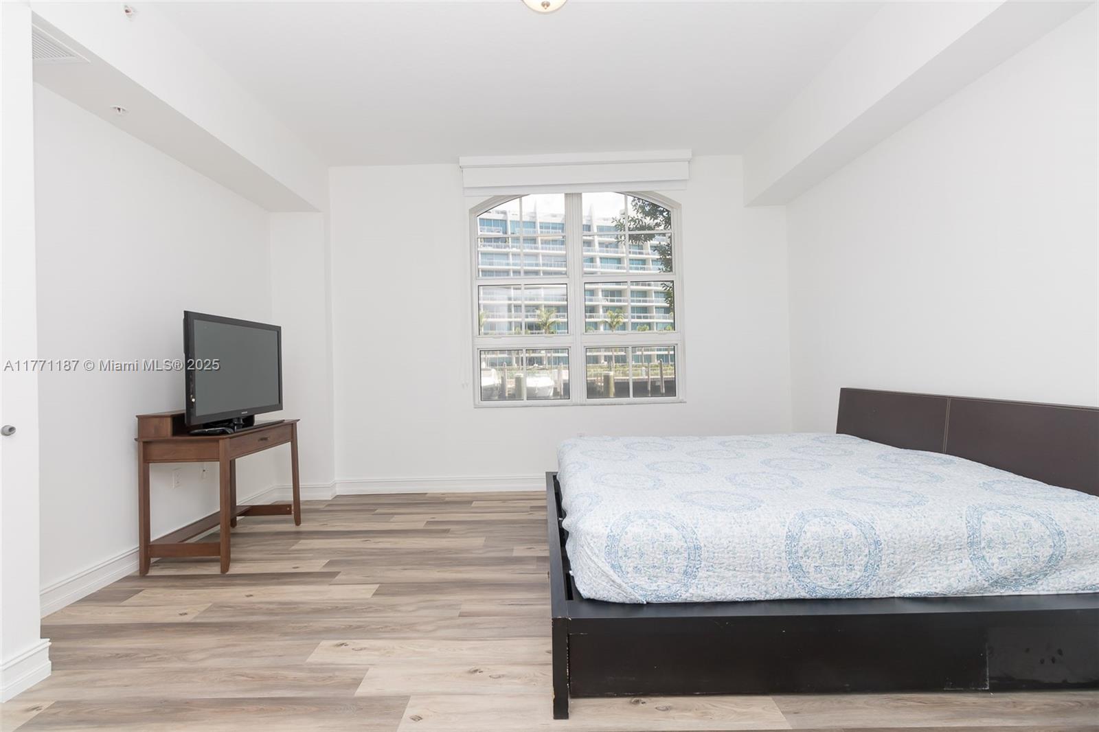 ALAQUA CONDO - Residential