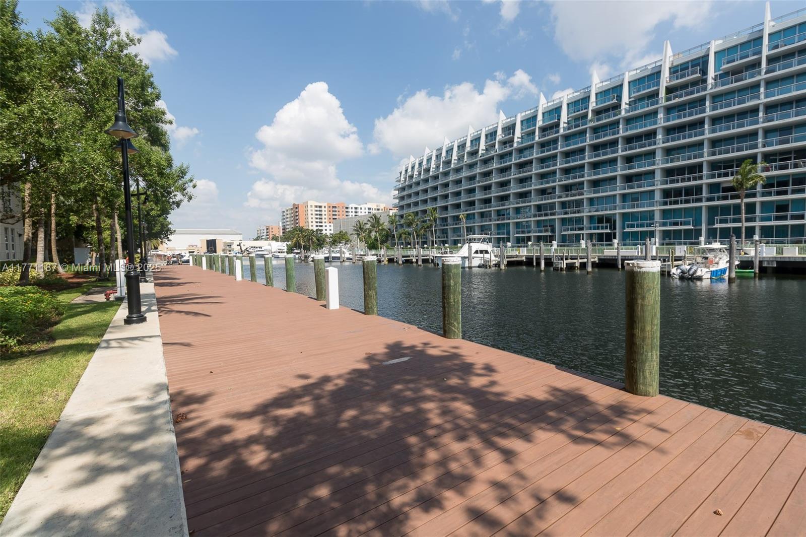 ALAQUA CONDO - Residential