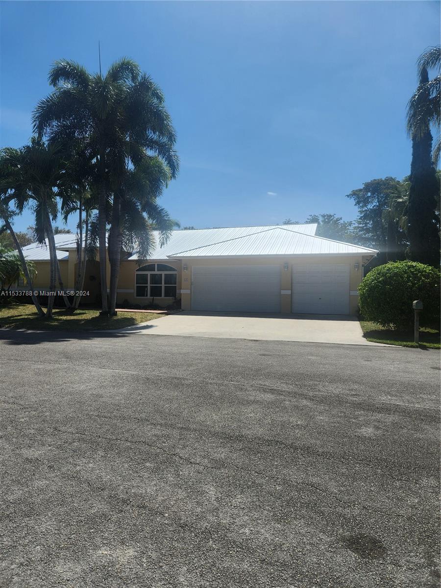 640 Sw 101st Ave, Plantation, Miami-Dade County, Florida - 4 Bedrooms  
3 Bathrooms - 