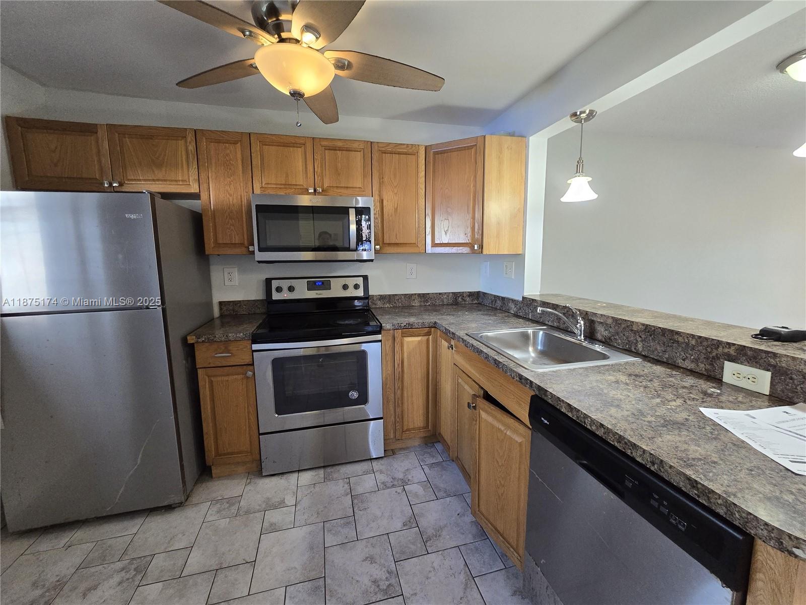 FAIRVIEW AT PEMBROKE POIN - Residential Lease