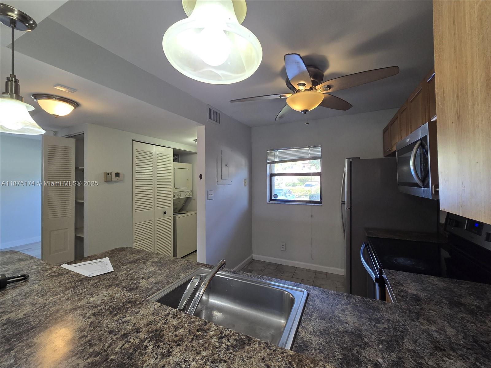 FAIRVIEW AT PEMBROKE POIN - Residential Lease