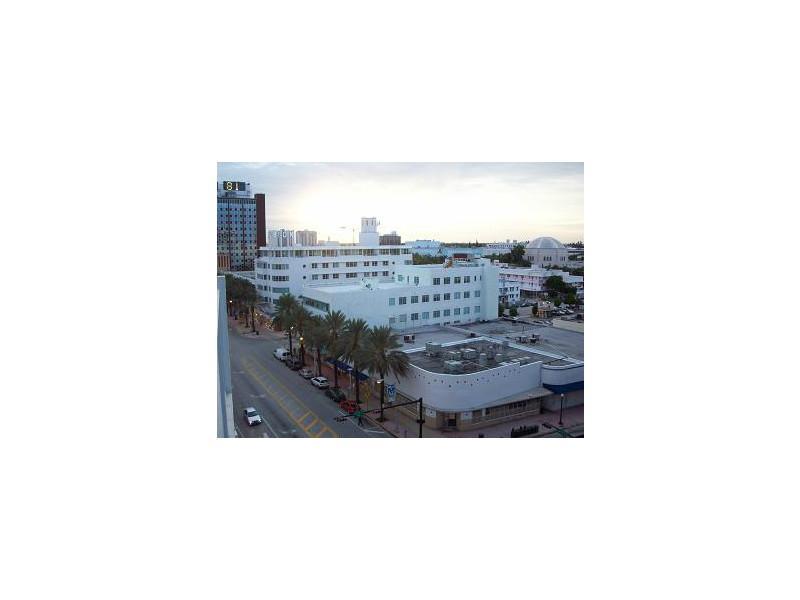 THE DECOPLAGE CONDO - Residential Lease