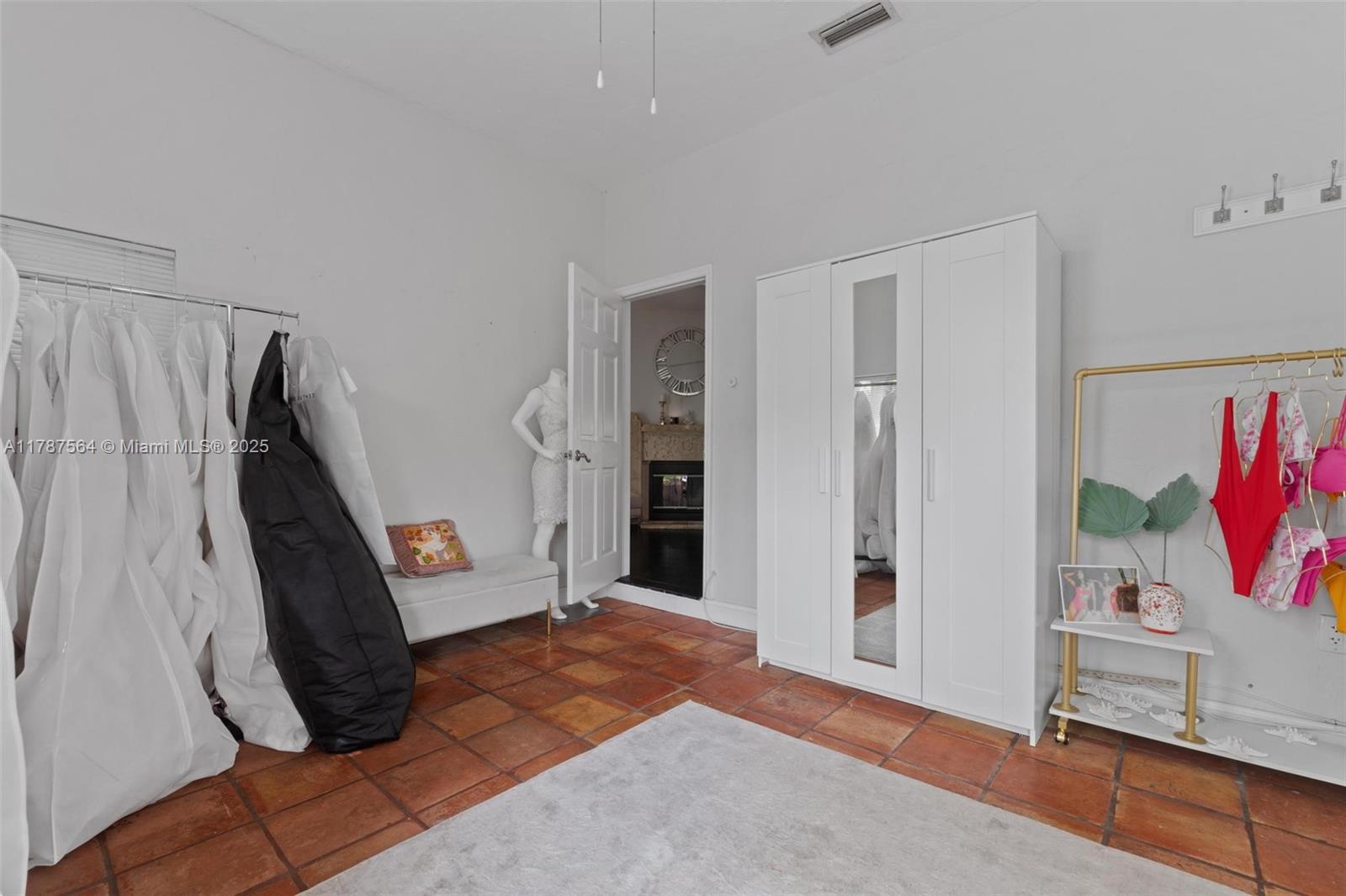 WOODSIDE - Residential Lease