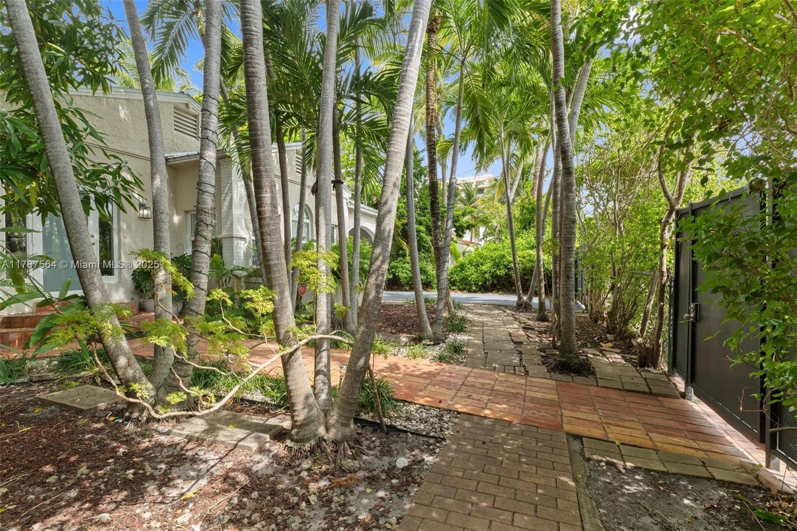WOODSIDE - Residential Lease