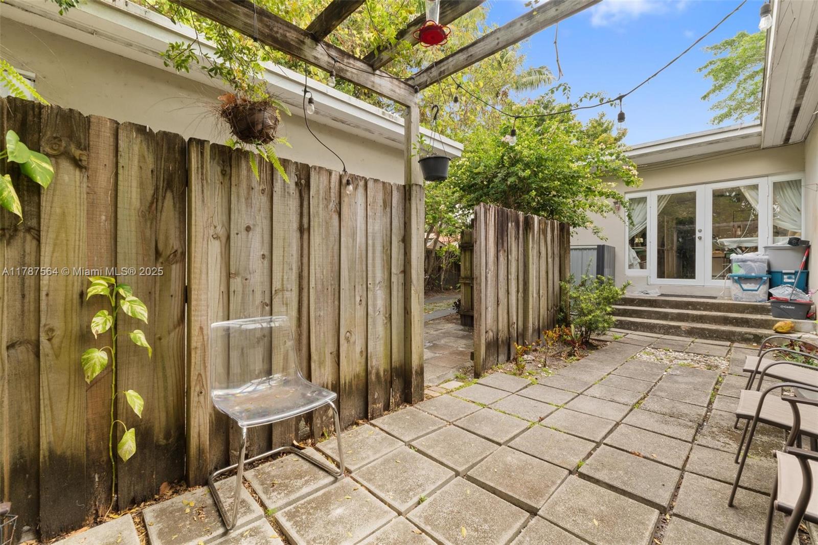 WOODSIDE - Residential Lease