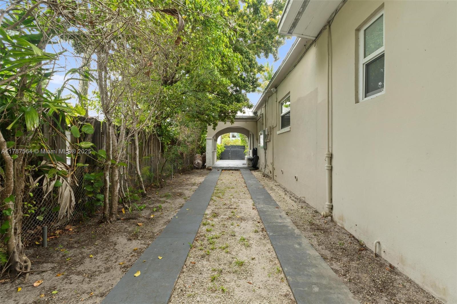 WOODSIDE - Residential Lease