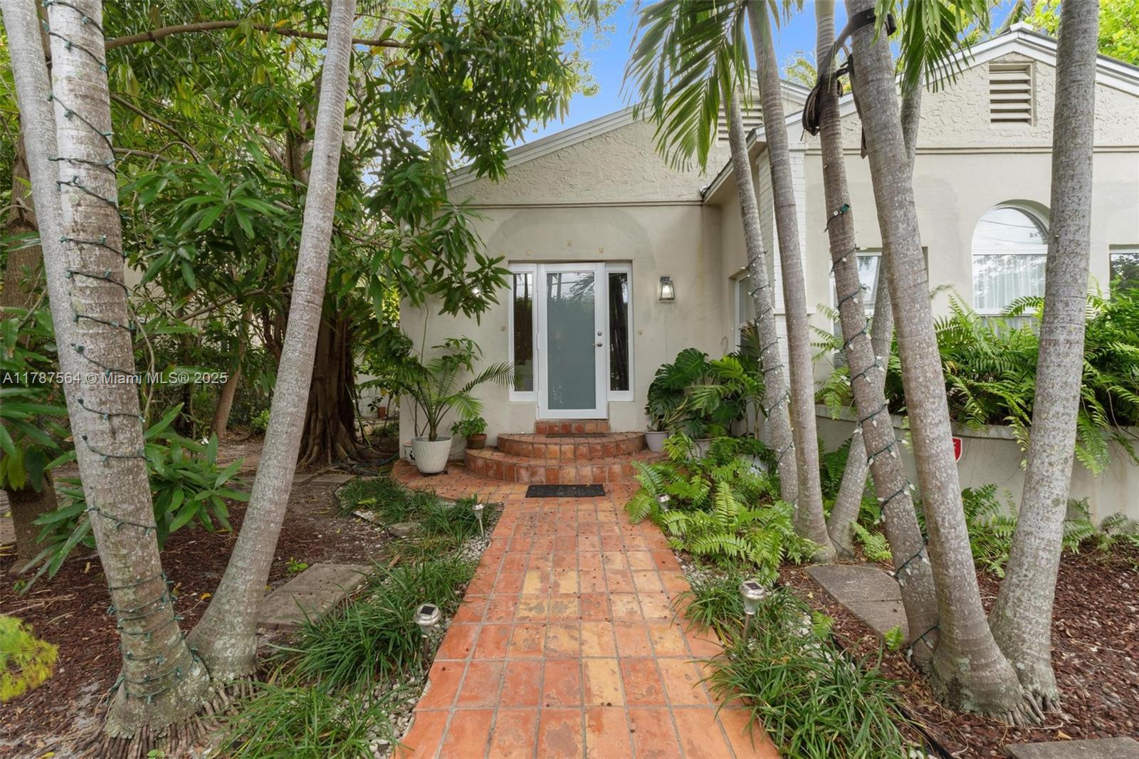 WOODSIDE - Residential Lease