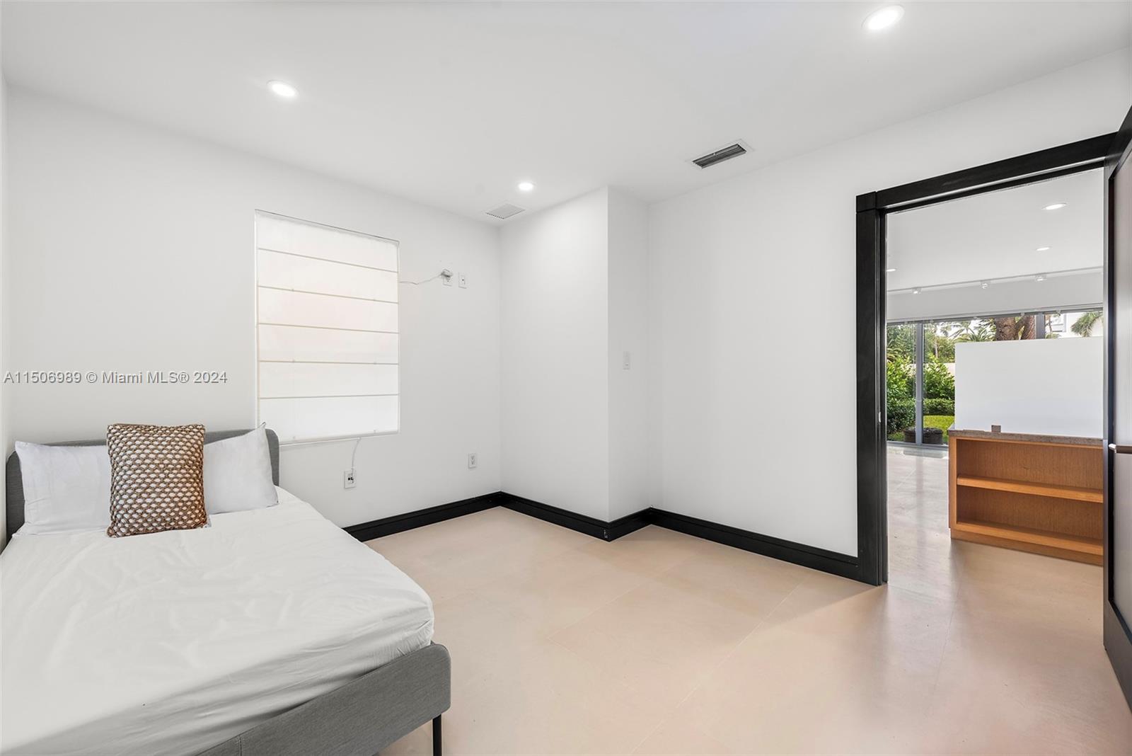 GOLDEN BEACH SEC C - Residential Lease