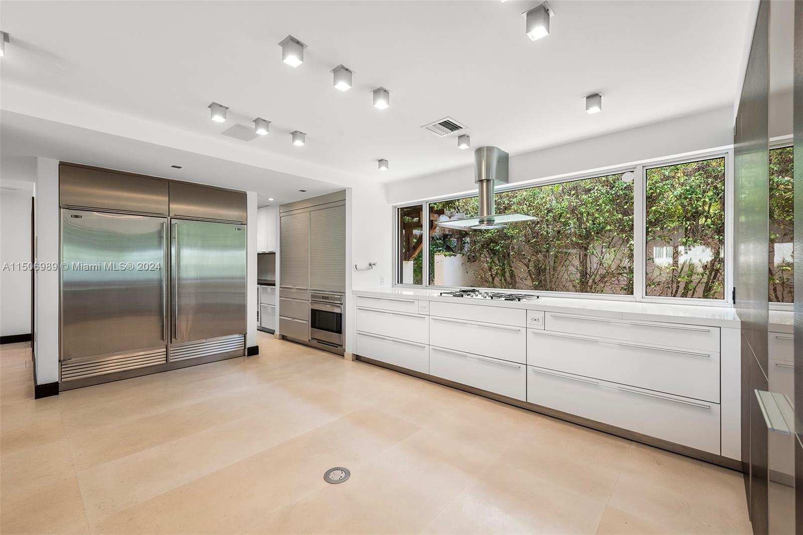 GOLDEN BEACH SEC C - Residential Lease
