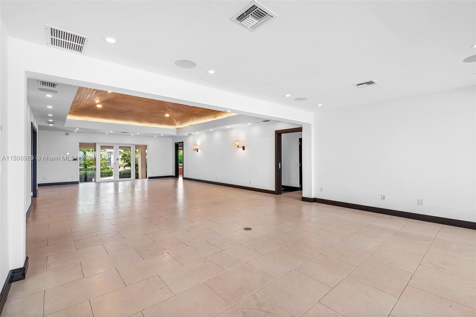 GOLDEN BEACH SEC C - Residential Lease